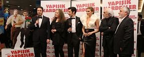 Yapışık Kardeşler'den Renkli Gala Görüntüleri! Yapışık Kardeşler'den Renkli Gala Görüntüleri!
